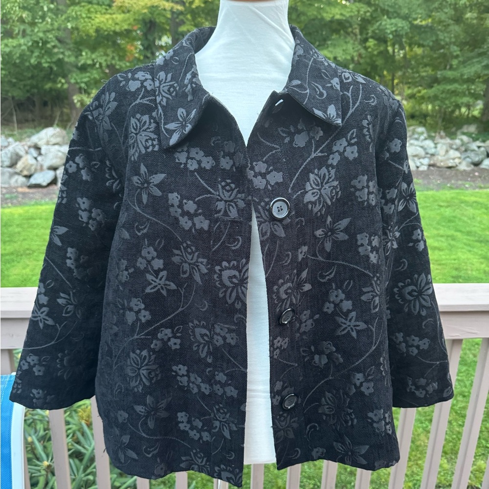 Beautiful DRESSBARN blazer tapestry jacket